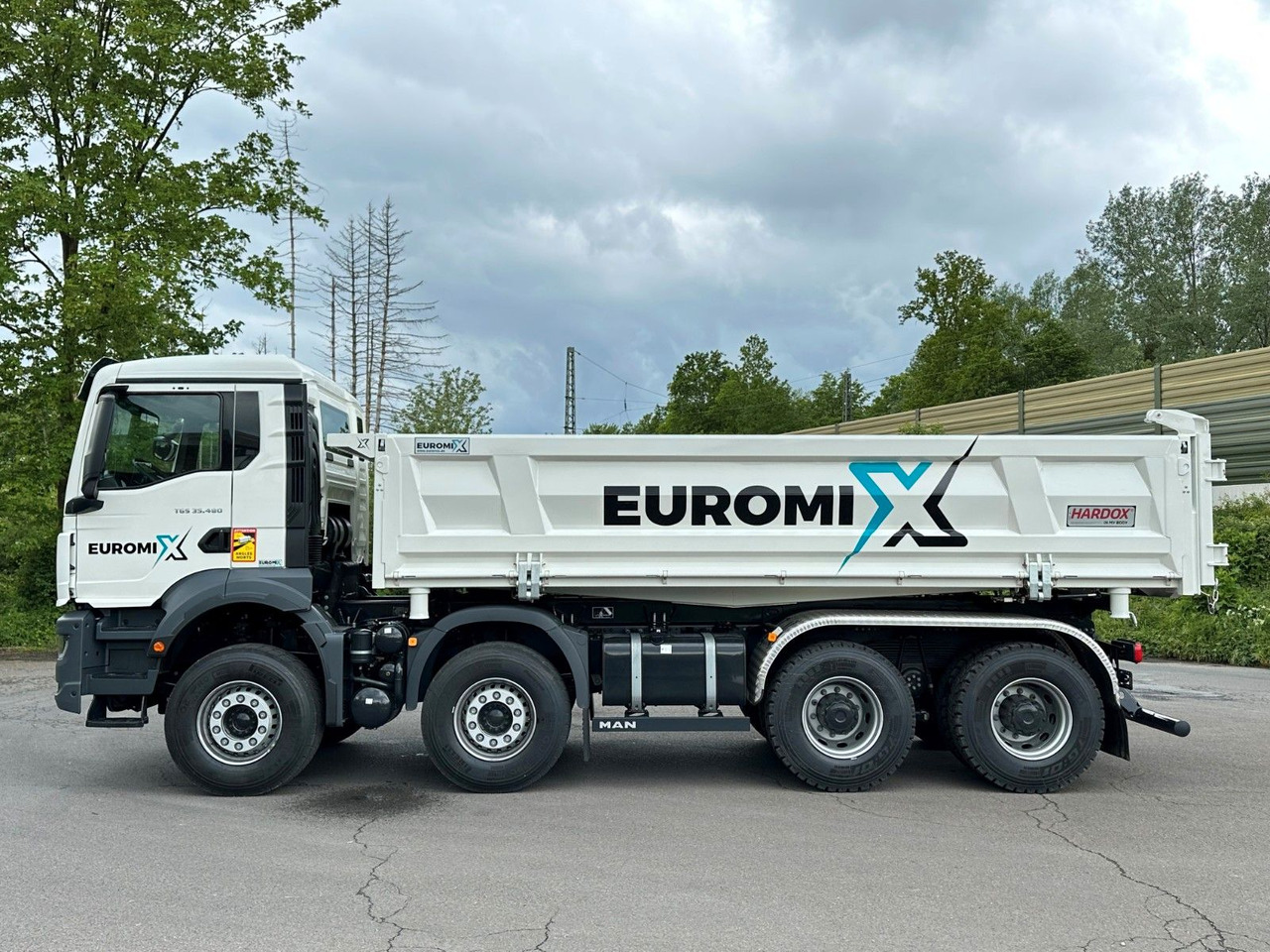 MAN TGS 35.480 8x4 EuromixMTP 2-Seiten-Kipper - Caminhão basculante: foto 4 MAN TGS 35.480 8x4 EuromixMTP 2-Seiten-Kipper - Caminhão basculante: foto 4