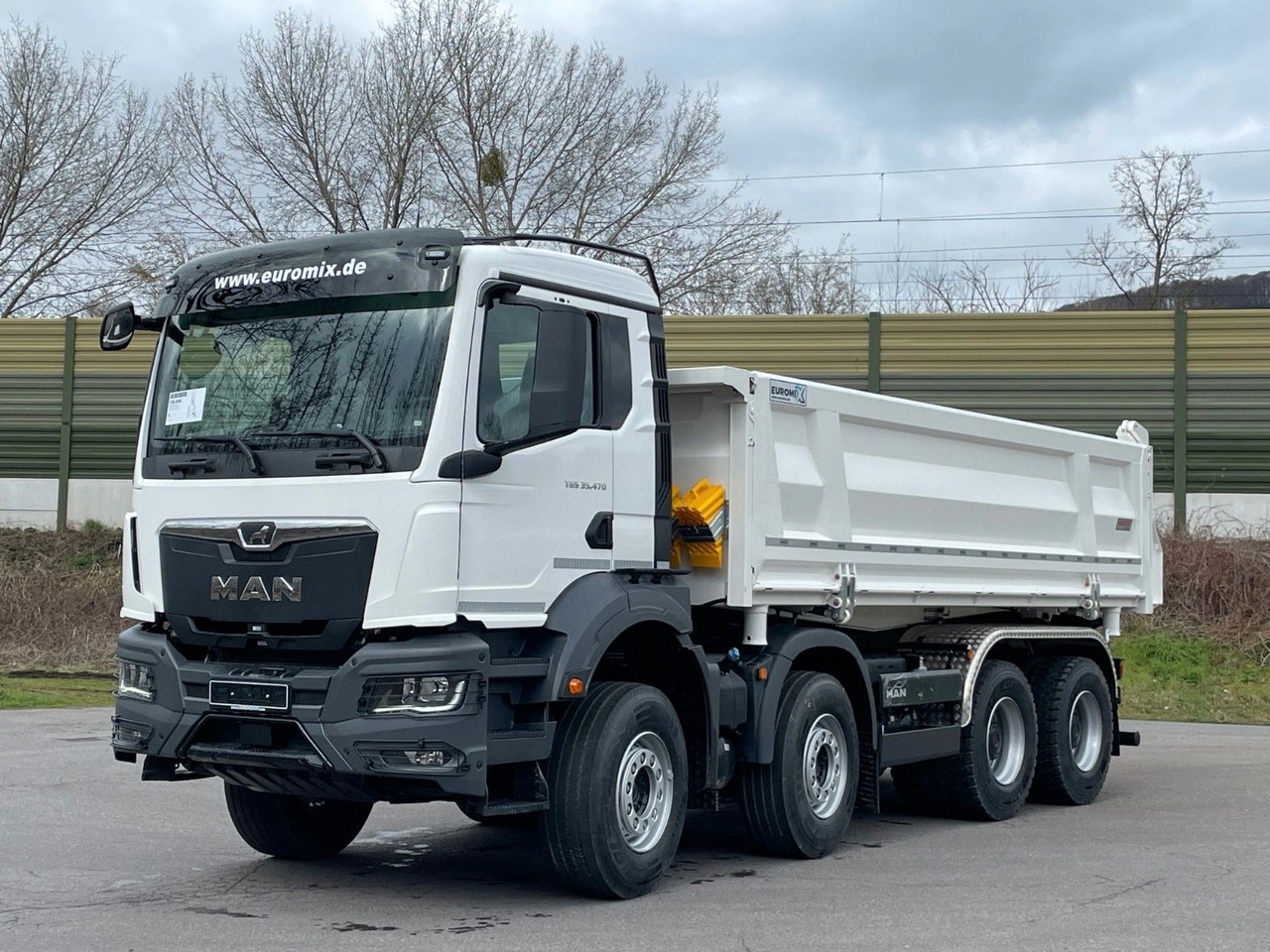 MAN TGS 35.520 8x4 EuromixMTP 3-Seiten-Kipper - Caminhão basculante: foto 1 MAN TGS 35.520 8x4 EuromixMTP 3-Seiten-Kipper - Caminhão basculante: foto 1