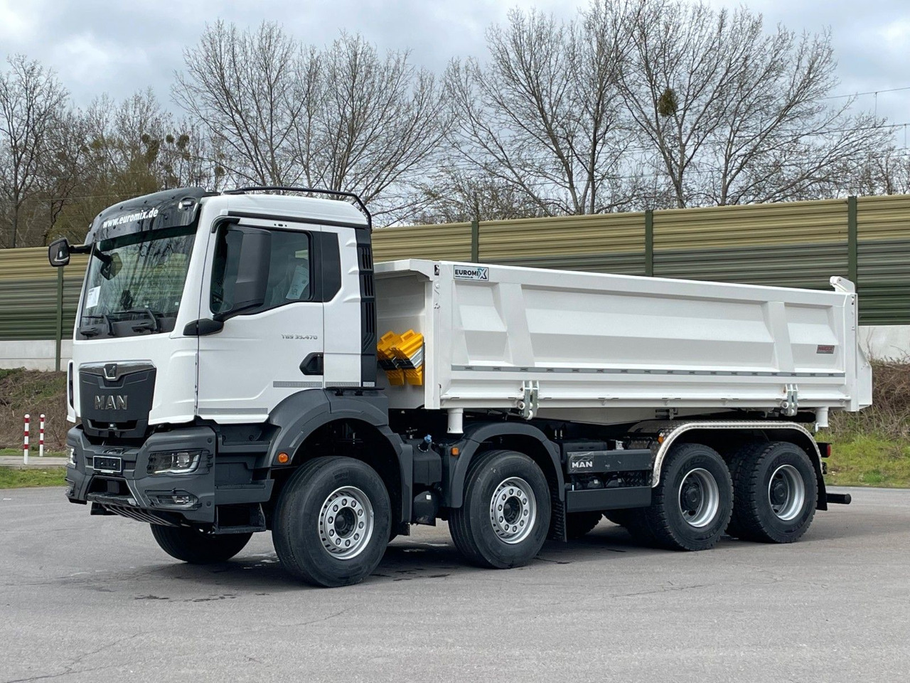 MAN TGS 35.520 8x4 EuromixMTP 3-Seiten-Kipper - Caminhão basculante: foto 2 MAN TGS 35.520 8x4 EuromixMTP 3-Seiten-Kipper - Caminhão basculante: foto 2