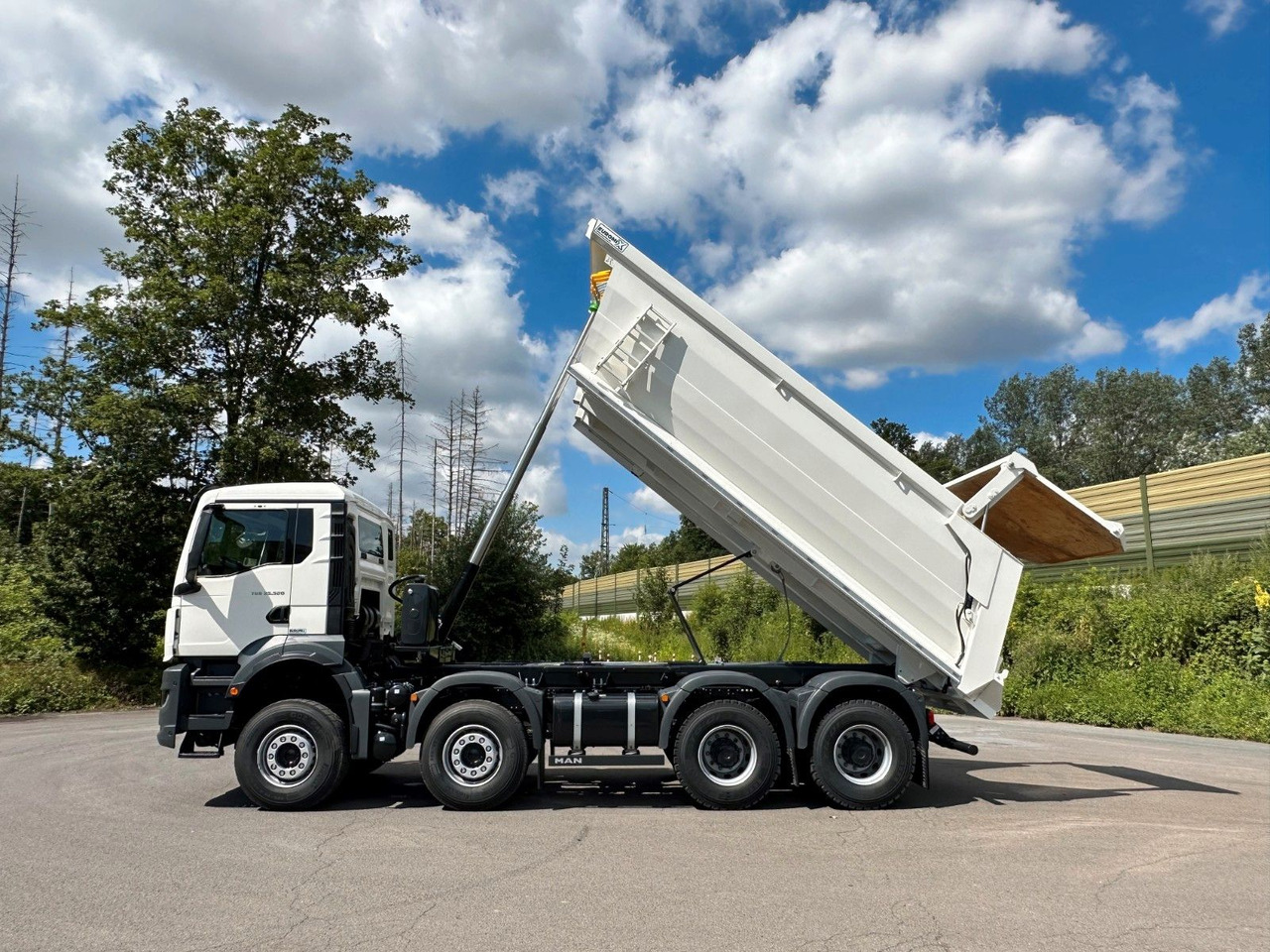 MAN TGS 37.480 8x4 EuromixMTP Mulden Kipper - Caminhão basculante: foto 3 MAN TGS 37.480 8x4 EuromixMTP Mulden Kipper - Caminhão basculante: foto 3