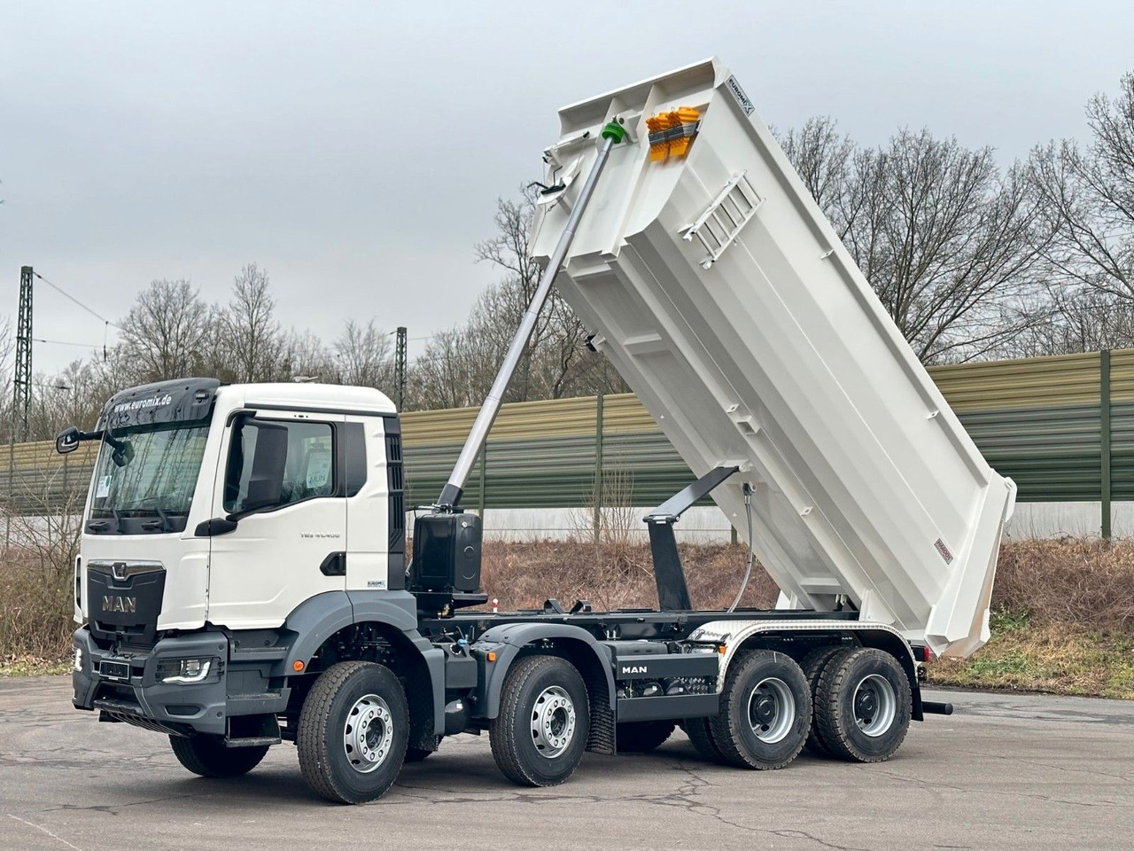 Caminhão basculante MAN TGS 41.400 8x4 / EUROMIX MTP 20m³/ EURO 5: foto 9