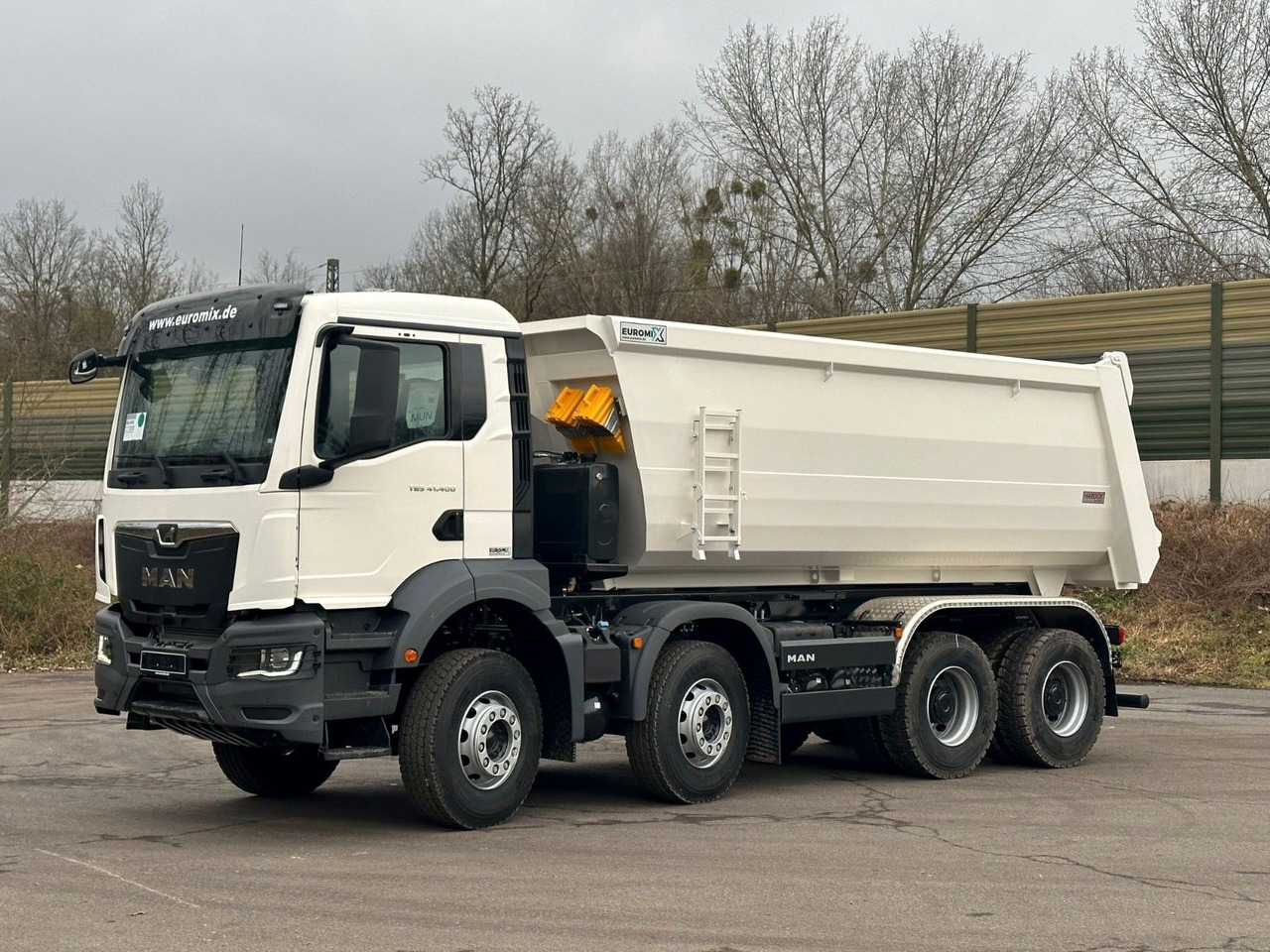 MAN TGS 41.400 8x4 / EUROMIX MTP 20m³/ EURO 5 - Caminhão basculante: foto 2 MAN TGS 41.400 8x4 / EUROMIX MTP 20m³/ EURO 5 - Caminhão basculante: foto 2