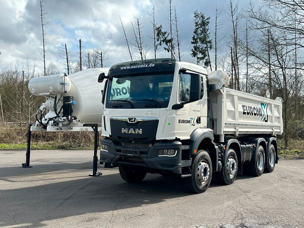 MAN TGS 41.440 8x4 WECHSELSYSTEM KIPPER+MISCHER - Caminhão basculante: foto 2 MAN TGS 41.440 8x4 WECHSELSYSTEM KIPPER+MISCHER - Caminhão basculante: foto 2