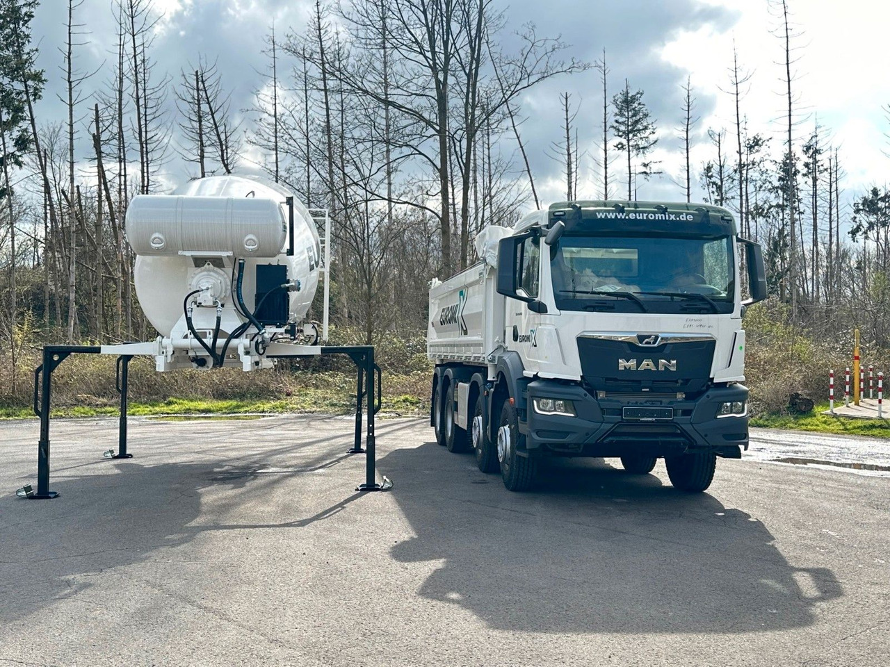 MAN TGS 41.440 8x4 WECHSELSYSTEM KIPPER+MISCHER - Caminhão basculante: foto 3 MAN TGS 41.440 8x4 WECHSELSYSTEM KIPPER+MISCHER - Caminhão basculante: foto 3
