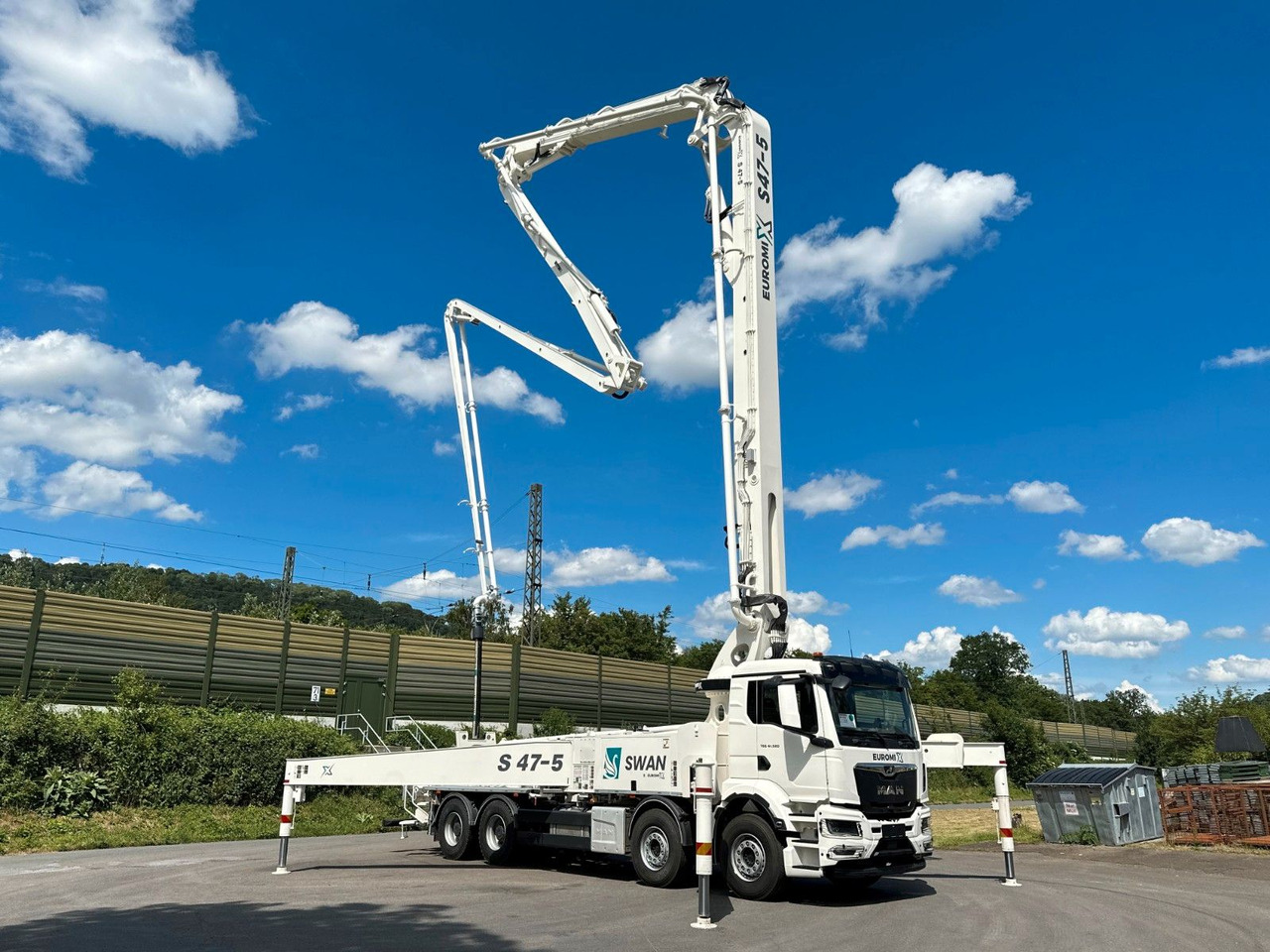 MAN TGS 41.520 8x4 SWAN TSP 47-5 160RZ ( 47m ) - Caminhão betoneira: foto 1 MAN TGS 41.520 8x4 SWAN TSP 47-5 160RZ ( 47m ) - Caminhão betoneira: foto 1