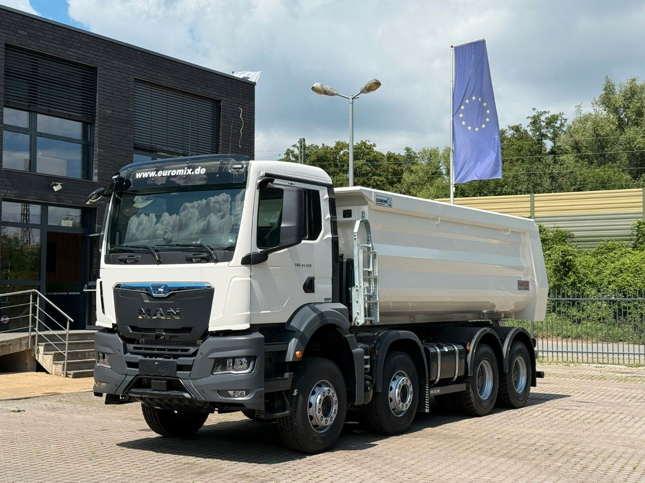 MAN TGS 41.520 BB 8X4 Euromix MuldenKipper Retarder - Caminhão basculante: foto 3 MAN TGS 41.520 BB 8X4 Euromix MuldenKipper Retarder - Caminhão basculante: foto 3