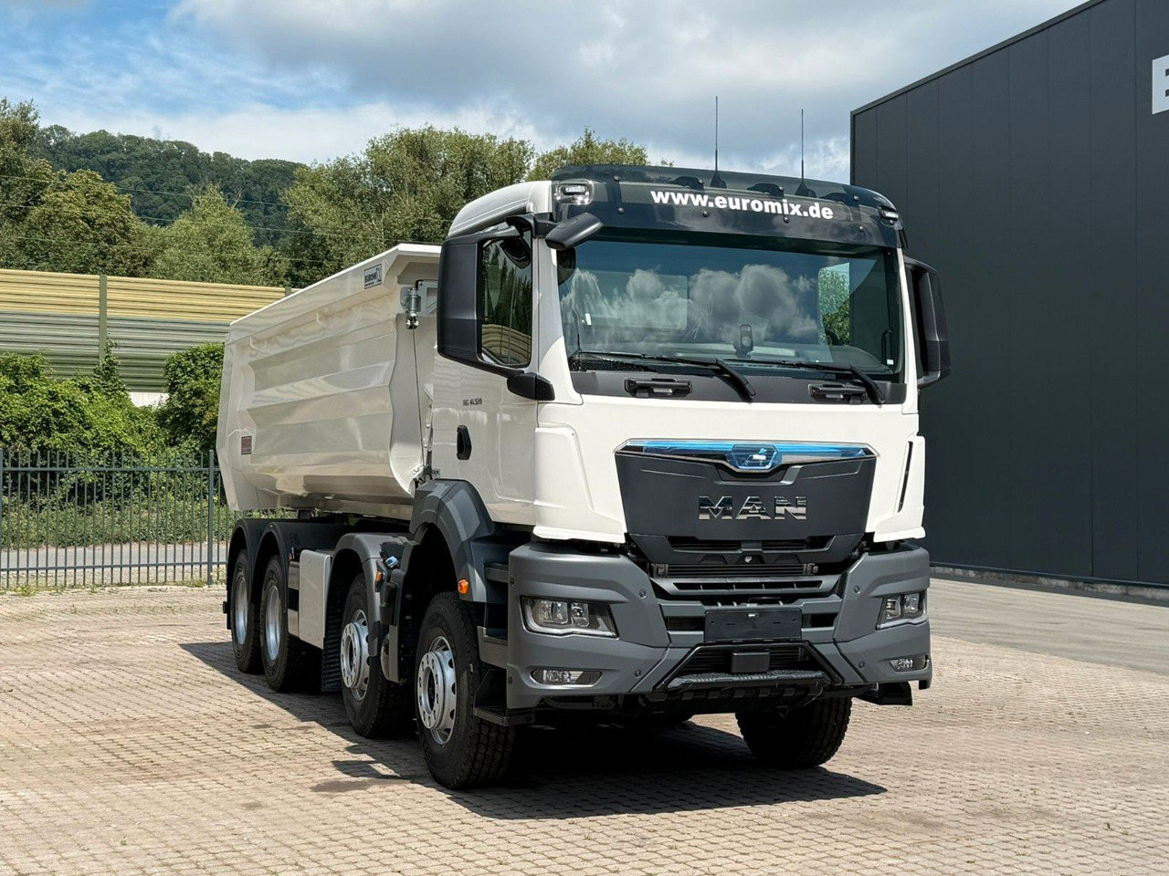 MAN TGS 41.520 BB 8X4 Euromix MuldenKipper Retarder - Caminhão basculante: foto 2 MAN TGS 41.520 BB 8X4 Euromix MuldenKipper Retarder - Caminhão basculante: foto 2
