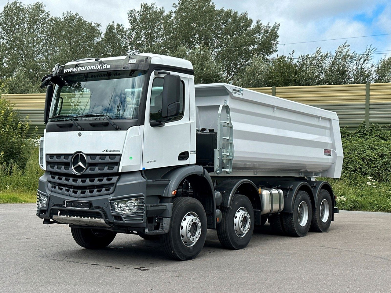 Mercedes-Benz 4142 8X4 Mulden- Kipper - EuromixMTP - Caminhão basculante: foto 2 Mercedes-Benz 4142 8X4 Mulden- Kipper - EuromixMTP - Caminhão basculante: foto 2