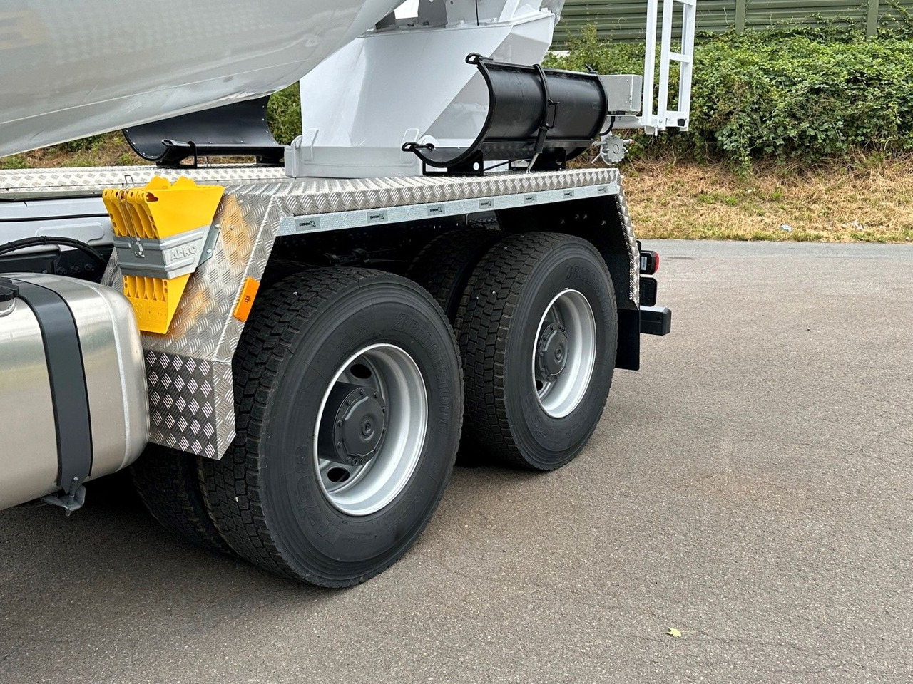 Caminhão betoneira Mercedes-Benz AROCS 5  4142 B 8X4 Euro 3 EuromixMTP EM 10: foto 12