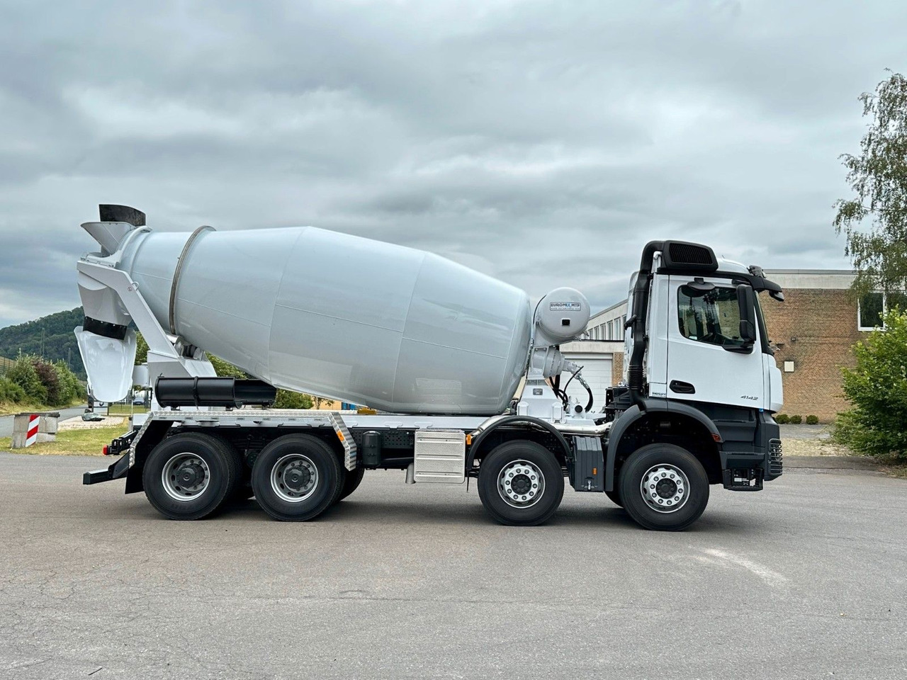 Caminhão betoneira Mercedes-Benz AROCS 5  4142 B 8X4 Euro 3 EuromixMTP EM 10: foto 8