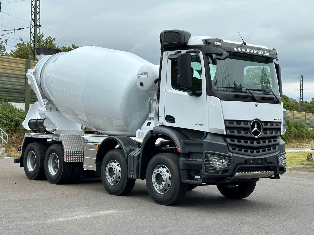 Caminhão betoneira Mercedes-Benz AROCS 5  4142 B 8X4 Euro 3 EuromixMTP EM 10: foto 9