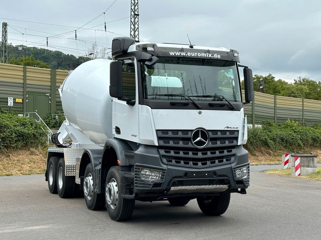 Caminhão betoneira Mercedes-Benz AROCS 5  4142 B 8X4 Euro 3 EuromixMTP EM 10: foto 10