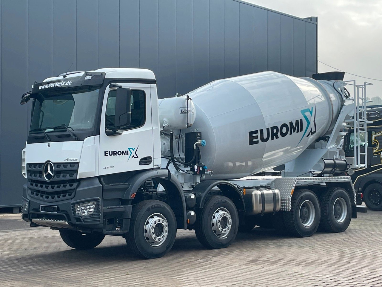 Mercedes-Benz AROCS 5 4142 B 8X4 Euro 3 EuromixMTP EM 10 - Caminhão betoneira: foto 1 Mercedes-Benz AROCS 5 4142 B 8X4 Euro 3 EuromixMTP EM 10 - Caminhão betoneira: foto 1
