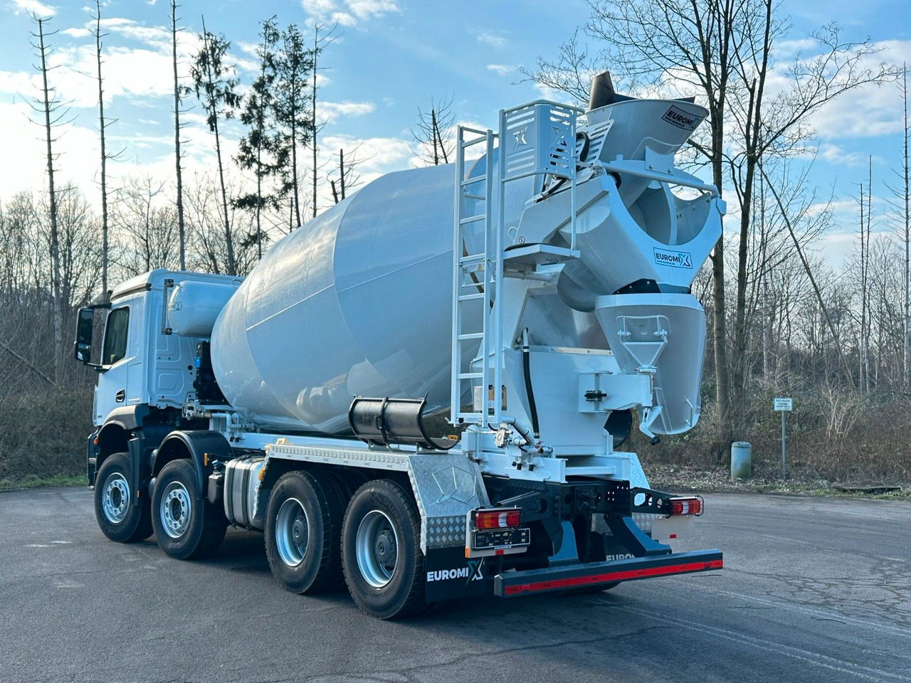 Mercedes-Benz Arocs 5 3743 8X4 / Euro6e EuromixMTP EM 10 L - Caminhão betoneira: foto 3 Mercedes-Benz Arocs 5 3743 8X4 / Euro6e EuromixMTP EM 10 L - Caminhão betoneira: foto 3