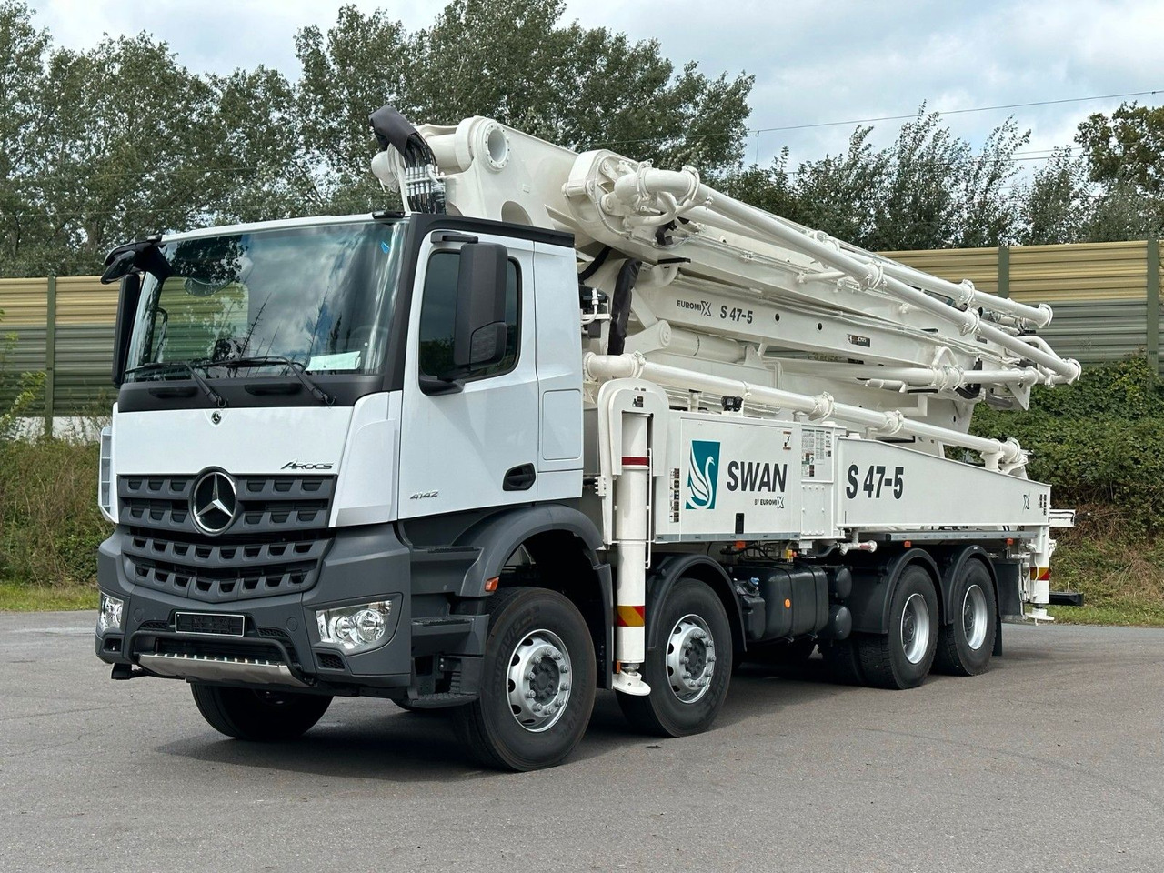 Mercedes-Benz Arocs 5 4142 8x4 SWAN TSP 47-5 160RZ ( 47m ) - Caminhão betoneira: foto 3 Mercedes-Benz Arocs 5 4142 8x4 SWAN TSP 47-5 160RZ ( 47m ) - Caminhão betoneira: foto 3