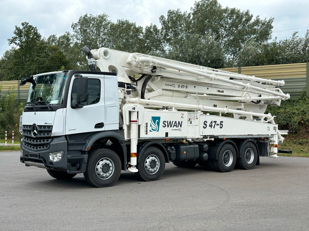 Mercedes-Benz Arocs 5 4142 8x4 SWAN TSP 47-5 160RZ ( 47m ) - Caminhão betoneira: foto 4 Mercedes-Benz Arocs 5 4142 8x4 SWAN TSP 47-5 160RZ ( 47m ) - Caminhão betoneira: foto 4