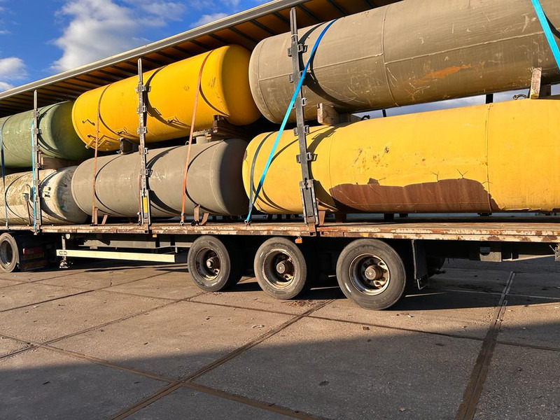 Visser 4850L(2.42 ton) Gastanks - Gas, Gaz, LPG, GPL, Propane, Butane tank Underground Gastank Used Tanks ID 1.008 ( Flexible options: Wholesale in a trailer/ Retail) - Caminhão tanque: foto 1 Visser 4850L(2.42 ton) Gastanks - Gas, Gaz, LPG, GPL, Propane, Butane tank Underground Gastank Used Tanks ID 1.008 ( Flexible options: Wholesale in a trailer/ Retail) - Caminhão tanque: foto 1