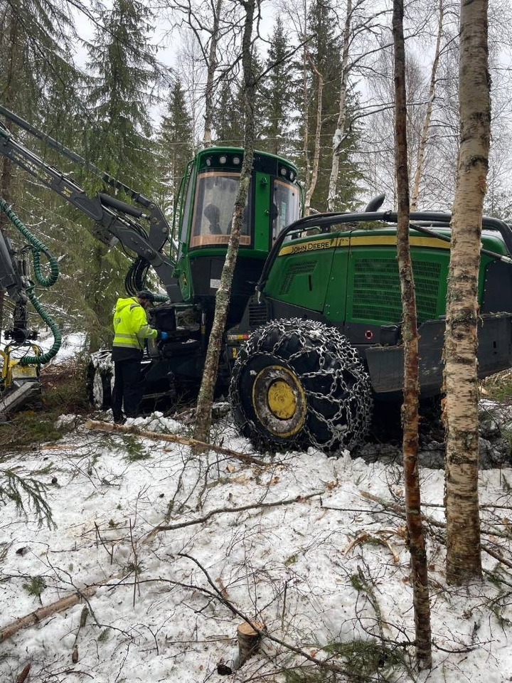 John Deere 1070 G  - Harvester: foto 4 John Deere 1070 G  - Harvester: foto 4