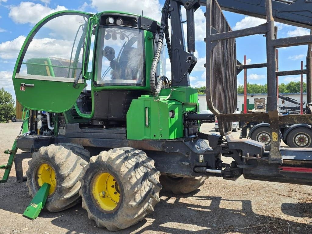 John Deere 810 E  - Forwarder: foto 4 John Deere 810 E  - Forwarder: foto 4