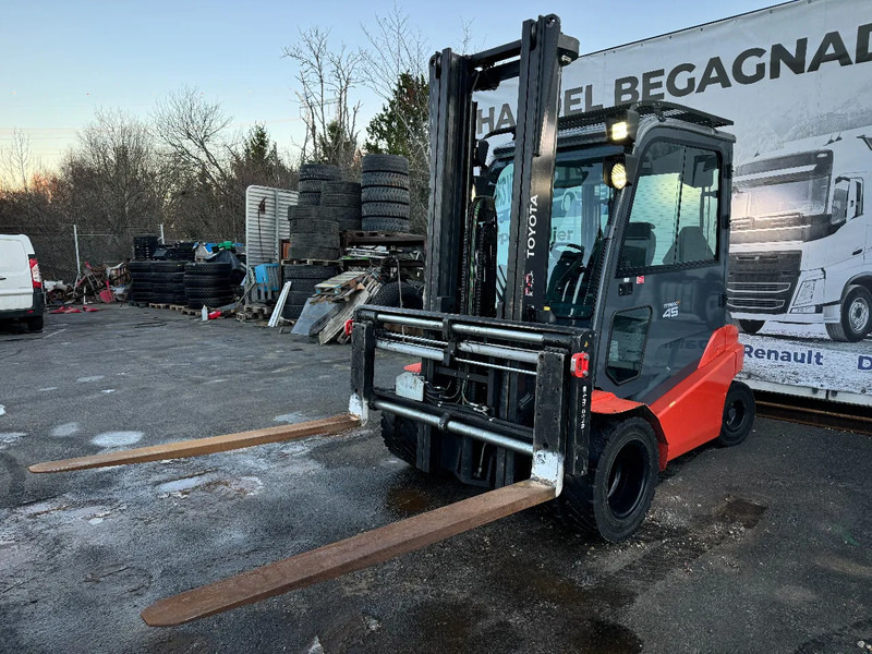 Toyota 8FBMT45 Electric, 3.600h, 2015 - Empilhadeira elétrica: foto 3 Toyota 8FBMT45 Electric, 3.600h, 2015 - Empilhadeira elétrica: foto 3