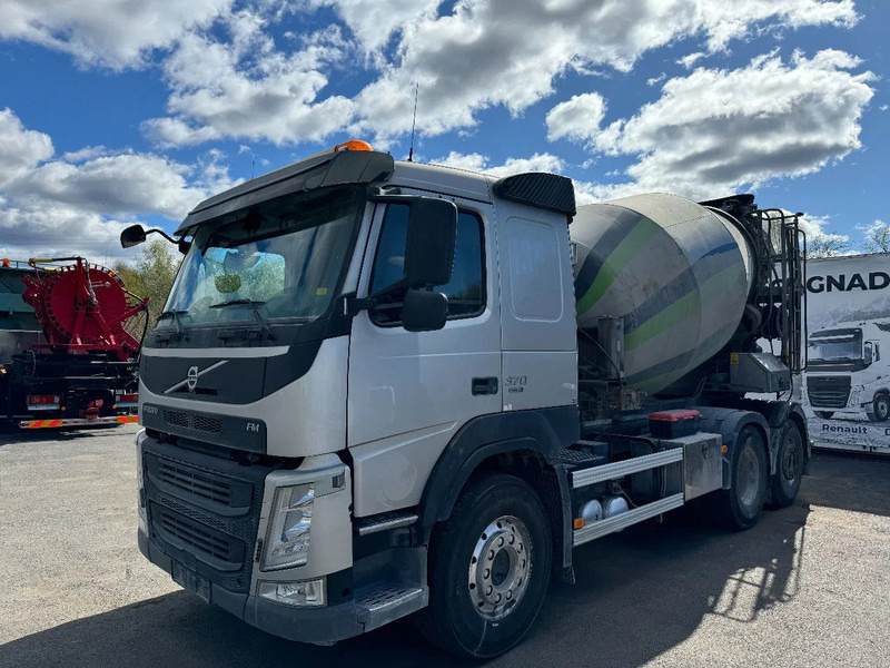 Volvo FM 370 6x2*4, 8m3 Mixer with Hyrdaulic slide, 2016 - Caminhão betoneira: foto 3 Volvo FM 370 6x2*4, 8m3 Mixer with Hyrdaulic slide, 2016 - Caminhão betoneira: foto 3
