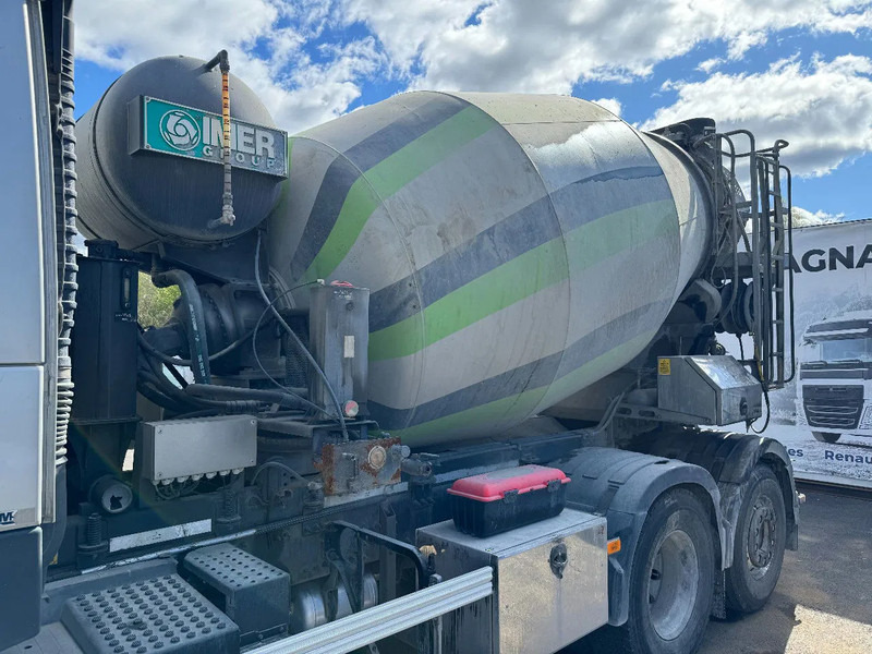 Volvo FM 370 6x2*4, 8m3 Mixer with Hyrdaulic slide, 2016 - Caminhão betoneira: foto 4 Volvo FM 370 6x2*4, 8m3 Mixer with Hyrdaulic slide, 2016 - Caminhão betoneira: foto 4