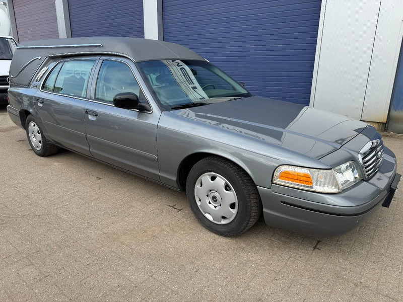 Ford VICTORIA CROWN **CORBILLARD-HEARSE-BESTATTUNGSWAGEN** - Automóvel: foto 1 Ford VICTORIA CROWN **CORBILLARD-HEARSE-BESTATTUNGSWAGEN** - Automóvel: foto 1