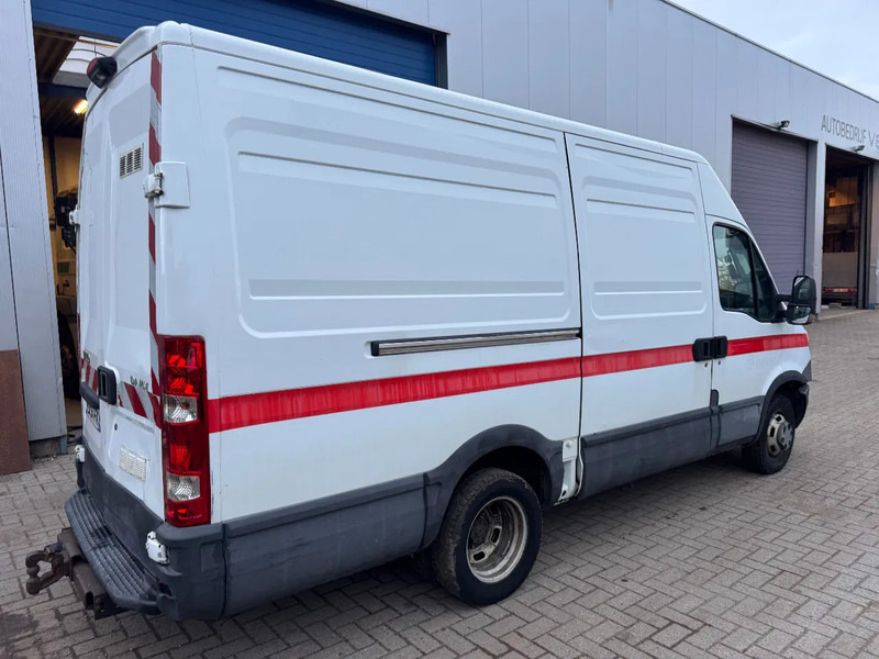 Iveco Daily **35C15-EURO 5-MOTOR 3.0** - Furgão: foto 5 Iveco Daily **35C15-EURO 5-MOTOR 3.0** - Furgão: foto 5