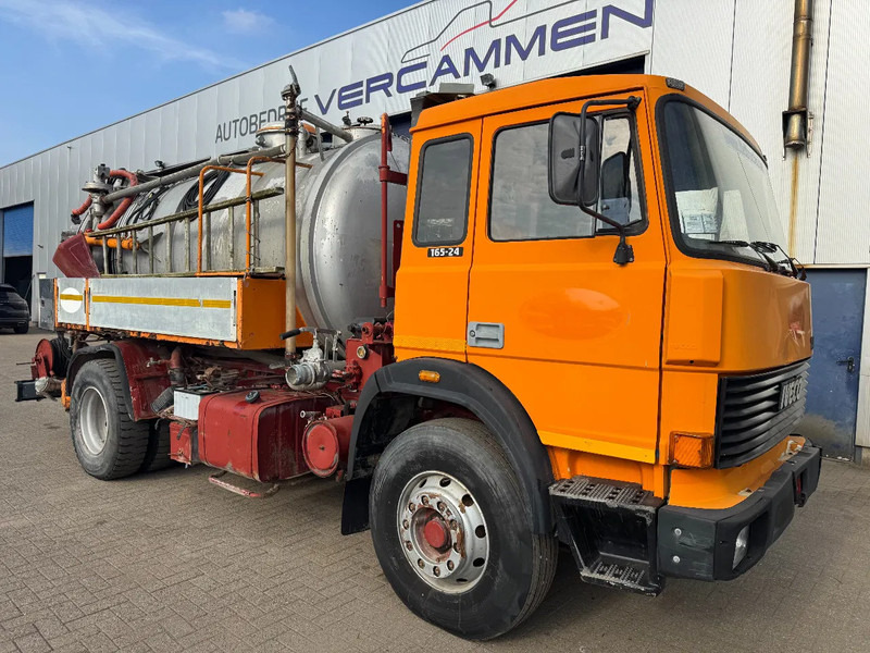 Iveco Turbotech **VACUMTRUCK-HYDROCUREUR** - Caminhão limpa fossa: foto 1 Iveco Turbotech **VACUMTRUCK-HYDROCUREUR** - Caminhão limpa fossa: foto 1