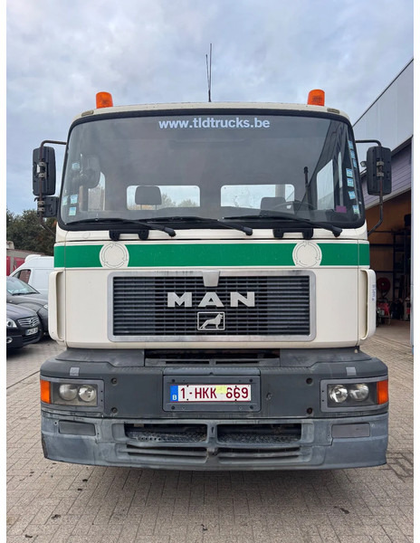 MAN 33.403 **BELGIAN TRUCK-FULL STEEL-MANUAL PUMP** - Caminhão polibenne: foto 2 MAN 33.403 **BELGIAN TRUCK-FULL STEEL-MANUAL PUMP** - Caminhão polibenne: foto 2