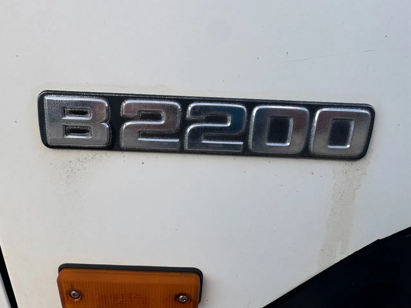 Mazda B-serie **B2200-DIESEL** - Automóvel: foto 4 Mazda B-serie **B2200-DIESEL** - Automóvel: foto 4