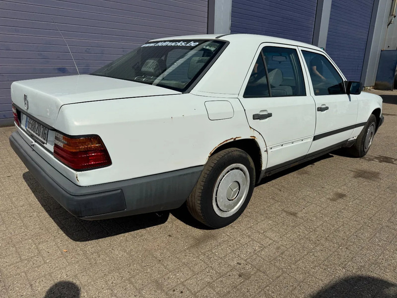 Mercedes-Benz 200-serie **W124-250D** - Sedã: foto 4 Mercedes-Benz 200-serie **W124-250D** - Sedã: foto 4