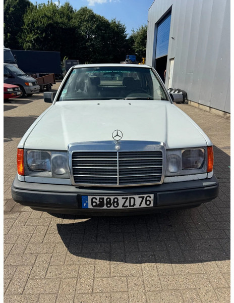 Mercedes-Benz 200-serie **W124-250D** - Sedã: foto 2 Mercedes-Benz 200-serie **W124-250D** - Sedã: foto 2