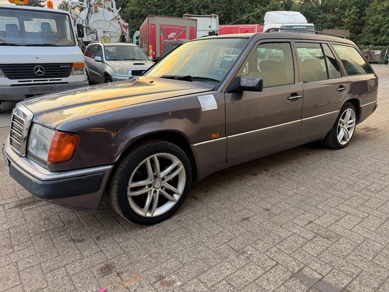 Mercedes-Benz 300-serie **W124-300TD-TURBO DIESEL** - Automóvel: foto 3 Mercedes-Benz 300-serie **W124-300TD-TURBO DIESEL** - Automóvel: foto 3