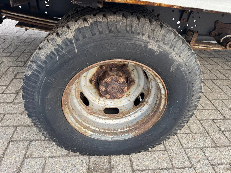 Mercedes-Benz **611D-FRENCH ORIGIN** - Caminhão com lona: foto 4 Mercedes-Benz **611D-FRENCH ORIGIN** - Caminhão com lona: foto 4