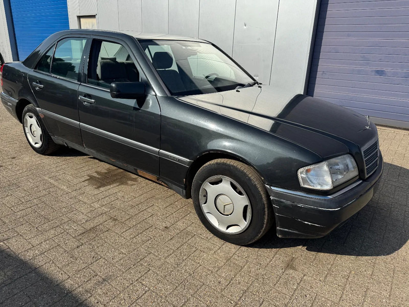 Mercedes-Benz C-Klasse **C220DIESEL-BELGIANCAR** - Sedã: foto 3 Mercedes-Benz C-Klasse **C220DIESEL-BELGIANCAR** - Sedã: foto 3
