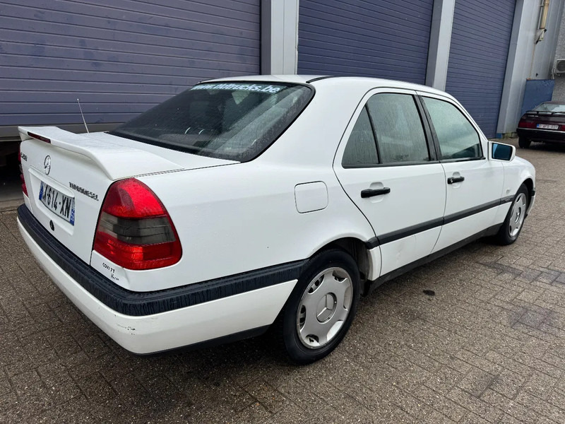 Mercedes-Benz C-Klasse **C250DIESEL** - Sedã: foto 4 Mercedes-Benz C-Klasse **C250DIESEL** - Sedã: foto 4