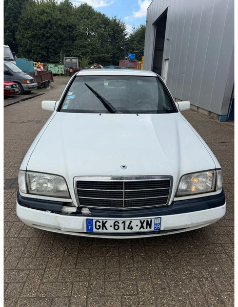 Mercedes-Benz C-Klasse **C250DIESEL** - Sedã: foto 2 Mercedes-Benz C-Klasse **C250DIESEL** - Sedã: foto 2