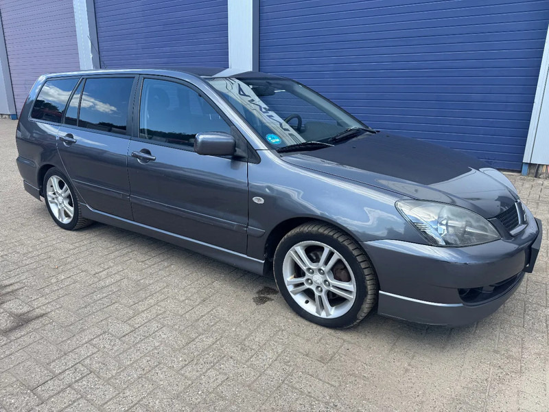 Mitsubishi Lancer **1600PETROL-AIRCO** - Automóvel: foto 1 Mitsubishi Lancer **1600PETROL-AIRCO** - Automóvel: foto 1