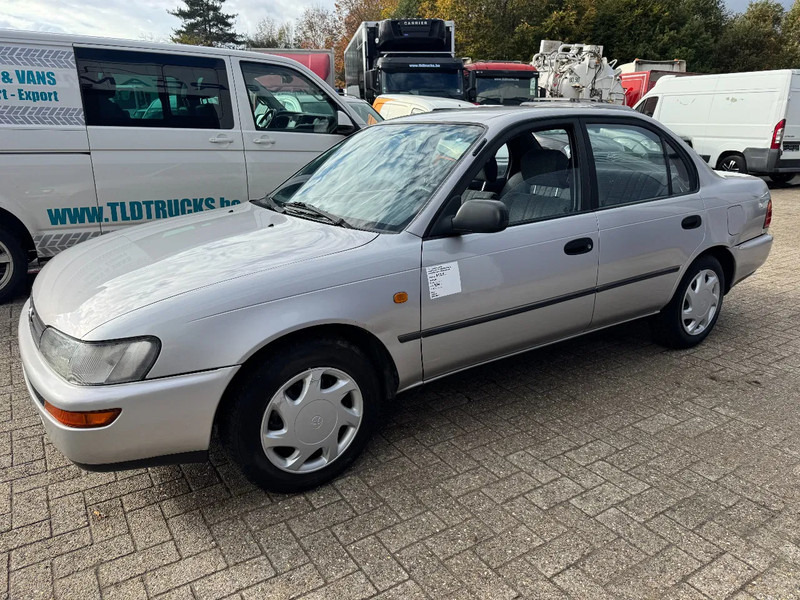 Toyota Corolla **PETROL-AUTOMATIC-BELGIAN CAR** - Sedã: foto 1 Toyota Corolla **PETROL-AUTOMATIC-BELGIAN CAR** - Sedã: foto 1
