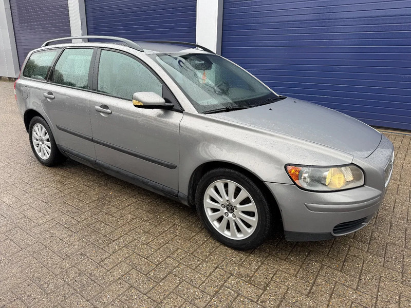 Volvo V50 **AIRCO-BELGIAN CAR** - Automóvel: foto 1 Volvo V50 **AIRCO-BELGIAN CAR** - Automóvel: foto 1