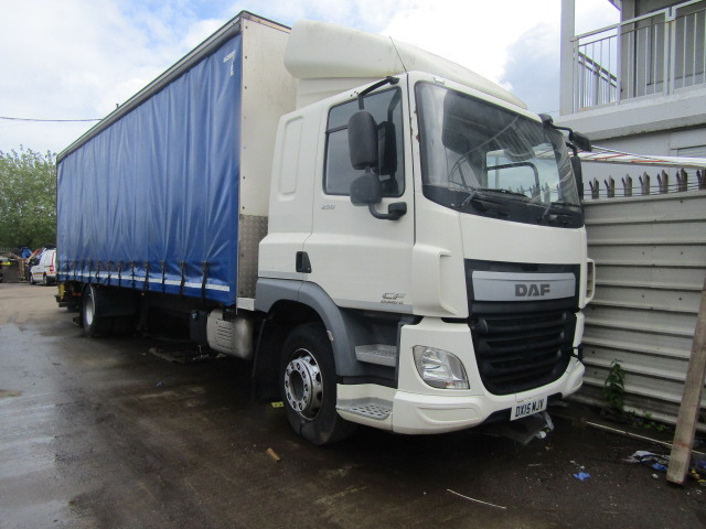 DAF CF 65 250 MANUAL 2015 BREAKING FOR SPARES - Caminhão: foto 2 DAF CF 65 250 MANUAL 2015 BREAKING FOR SPARES - Caminhão: foto 2
