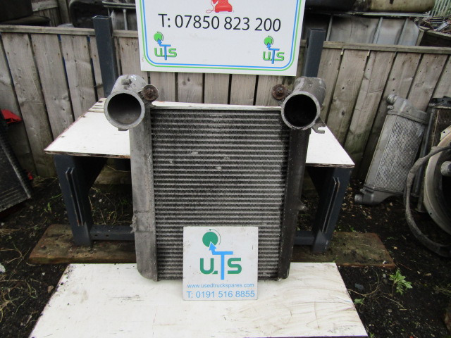 DAF CF 75 INTERCOOLER P/NO 1371318 - Radiador de Caminhão: foto 1 DAF CF 75 INTERCOOLER P/NO 1371318 - Radiador de Caminhão: foto 1