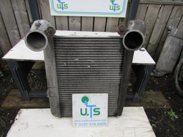 DAF CF 75 INTERCOOLER P/NO 1371318 - Radiador de Caminhão: foto 2 DAF CF 75 INTERCOOLER P/NO 1371318 - Radiador de Caminhão: foto 2