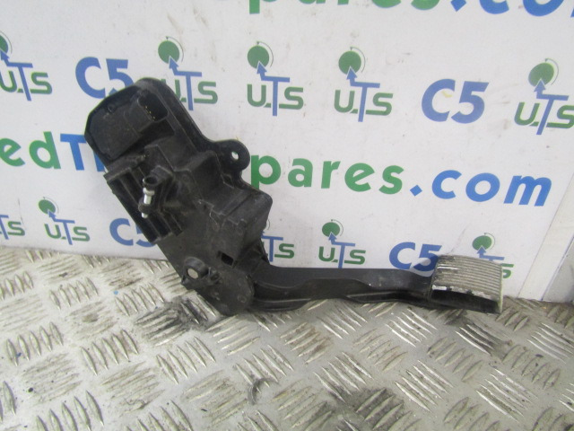 DAF LF 220 EURO 6 THROTTLE CONTROL UNIT P/NO 7482492423/401177 - Sistema elétrico de Caminhão: foto 1 DAF LF 220 EURO 6 THROTTLE CONTROL UNIT P/NO 7482492423/401177 - Sistema elétrico de Caminhão: foto 1