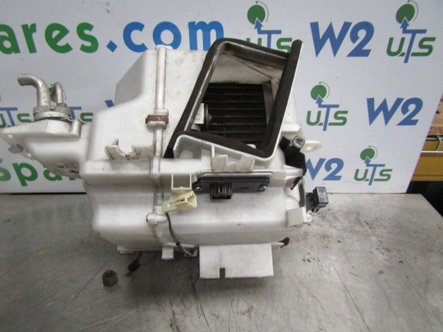 HINO 300 SERIES (N04C) HEATER MATRIX - Motor e peças de Caminhão: foto 2 HINO 300 SERIES (N04C) HEATER MATRIX - Motor e peças de Caminhão: foto 2