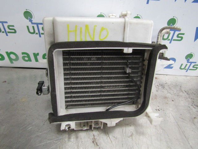 HINO 300 SERIES (N04C) HEATER MATRIX - Motor e peças de Caminhão: foto 1 HINO 300 SERIES (N04C) HEATER MATRIX - Motor e peças de Caminhão: foto 1