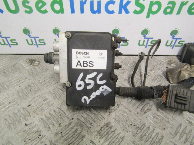 IVECO DAILY 3.0 (FICE 3481C) ABS PUMP/ECU BOSCH P/NO 0265800606 IVECO P/NO 504182322 - Peças de freio de Caminhão: foto 1 IVECO DAILY 3.0 (FICE 3481C) ABS PUMP/ECU BOSCH P/NO 0265800606 IVECO P/NO 504182322 - Peças de freio de Caminhão: foto 1