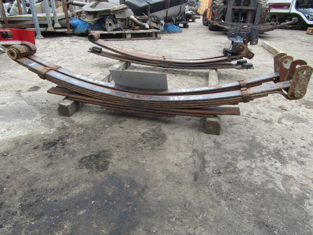 IVECO DAILY 7 LEAF REAR SPRINGS 137 X 6CM (PAIR) - Suspensão de Caminhão: foto 2 IVECO DAILY 7 LEAF REAR SPRINGS 137 X 6CM (PAIR) - Suspensão de Caminhão: foto 2