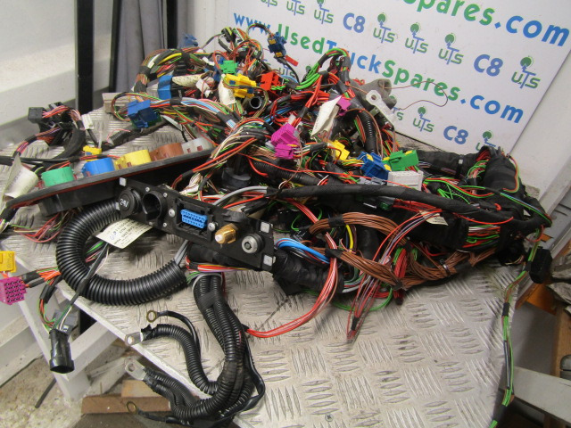 IVECO STRALIS COPLETE CAB WIRING HARNESS - Sistema elétrico de Caminhão: foto 3 IVECO STRALIS COPLETE CAB WIRING HARNESS - Sistema elétrico de Caminhão: foto 3